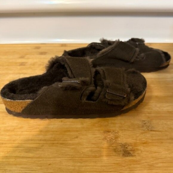 NWOT - Birkenstock Arizona Chocolate Suede Shearling Slide Sandal - Picture 8 of 16